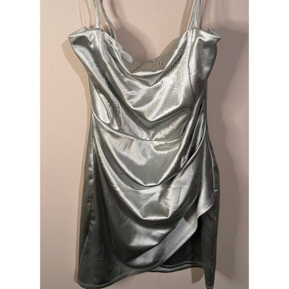 Sage Green Silk Windsor Dress - Picture 4 of 4